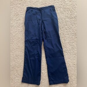 Women’s Greys Anatomy classic scrub pants in Navy. Size small regular